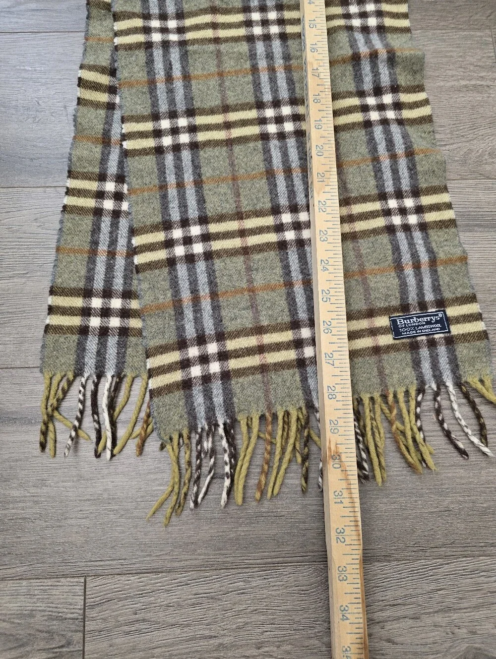 Burberrys green Nova Check lambswool scarf Vintage Quiet Luxury Heritage